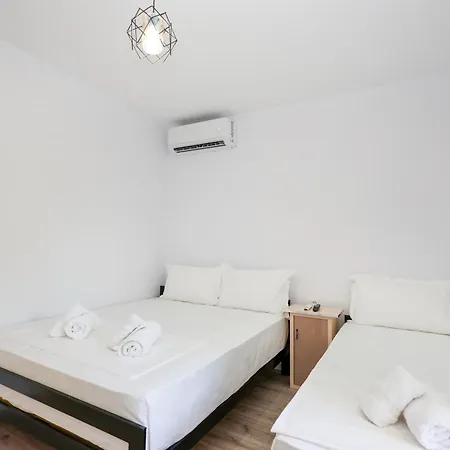 Noke Pensjonat Berat